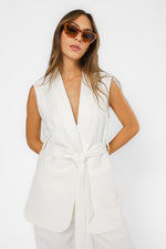 ווסט ארוך מחויט עם קשירה | קנת קול