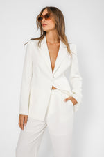 בלייזר מחויט בצבע לבן | קנת קול