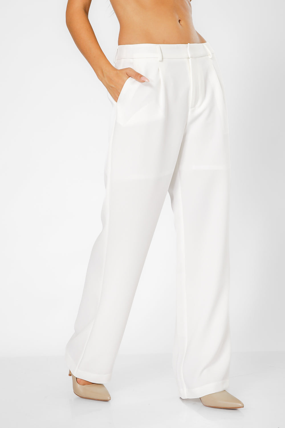 מכנסיים מחויטים בגזרה מתרחבת | קנת קול