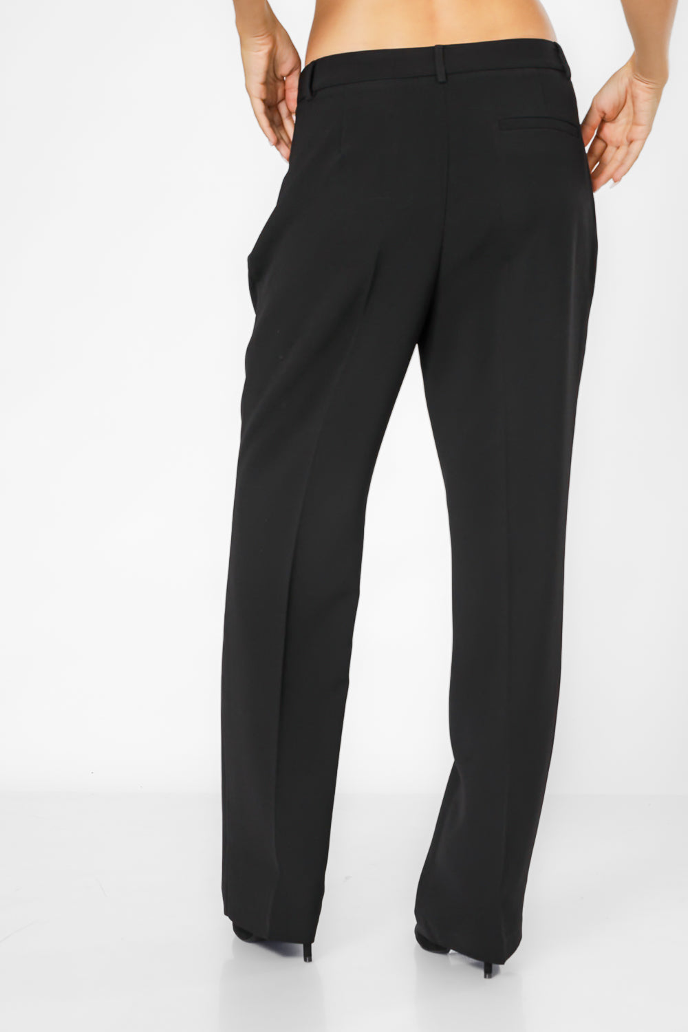 מכנסיים מחויטים בצבע שחור | קנת קול