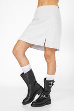 חצאית מיני עם שסע | קנת קול