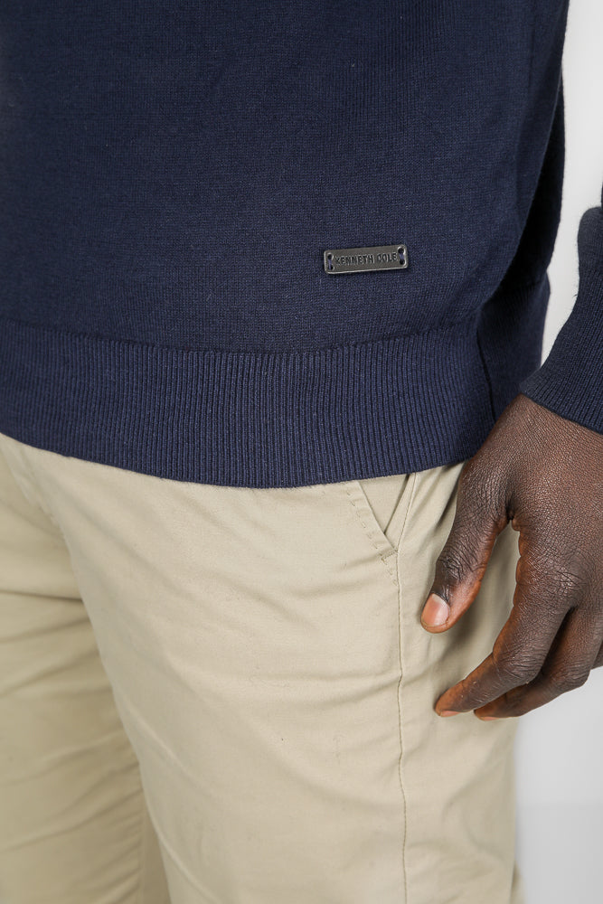 סריג צווארון גולף בצבע נייבי