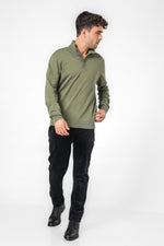 סריג צווארון גבוה בשילוב כפתורים בצבע סאג'