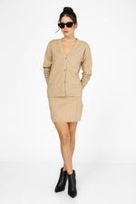 קרדיגן סרוג עם מפתח וי | קנת קול