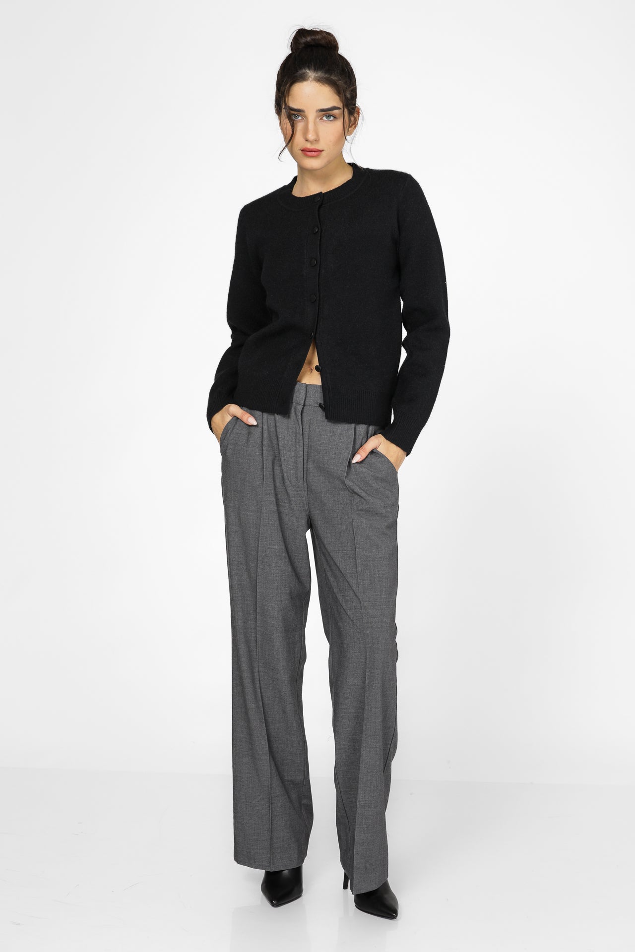 קרדיגן סריג עם לוגו בגב | קנת קול