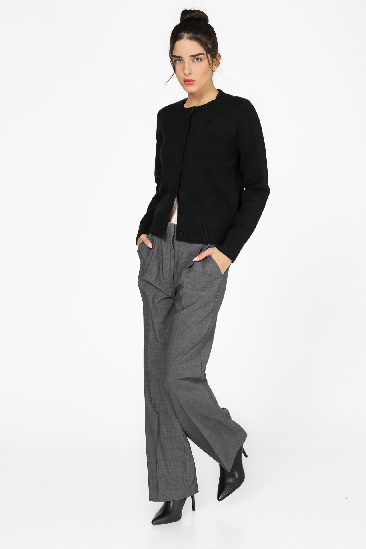 קרדיגן סריג עם לוגו בגב | קנת קול