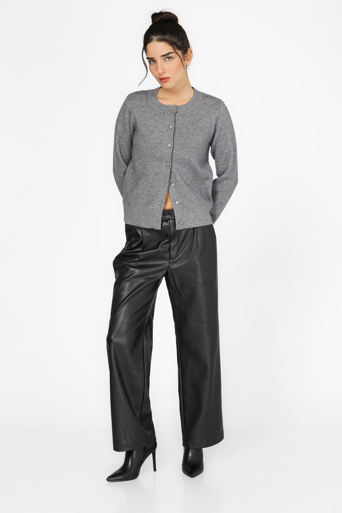 קרדיגן סריג עם לוגו בגב | קנת קול