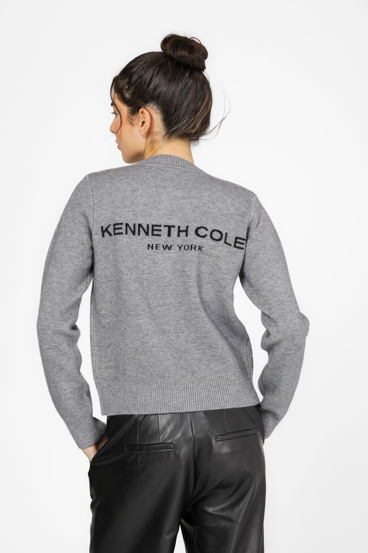 קרדיגן סריג עם לוגו בגב | קנת קול