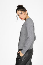 קרדיגן סריג עם לוגו בגב | קנת קול