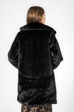 מעיל דמוי פרווה ארוך | קנת קול