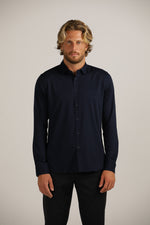 חולצה מכופתרת חלקה בגזרת מודרן פיט | קנת קול