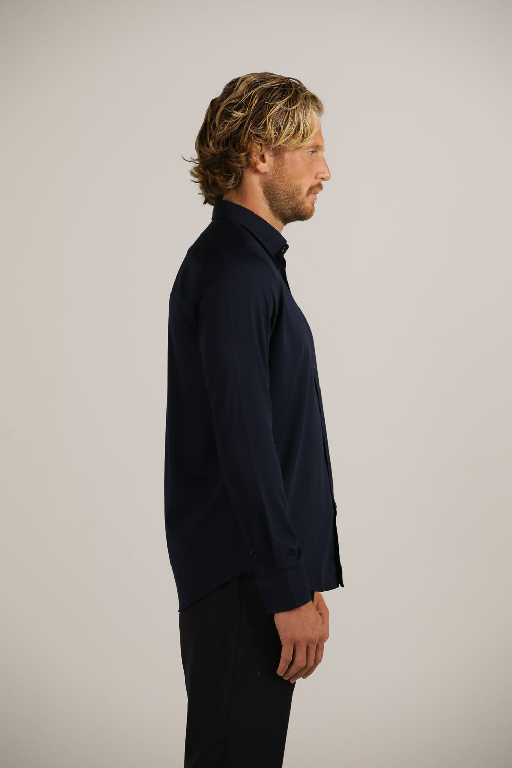 חולצה מכופתרת חלקה בגזרת מודרן פיט | קנת קול