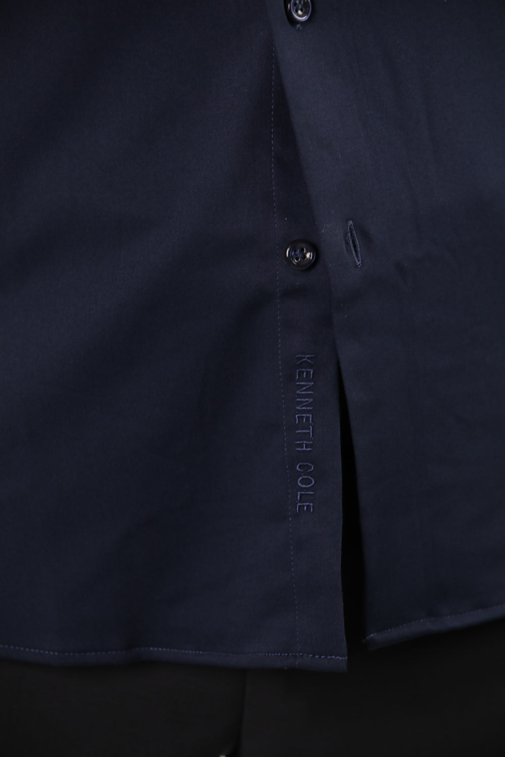 חולצה מכופתרת חלקה בגזרת מודרן פיט | קנת קול