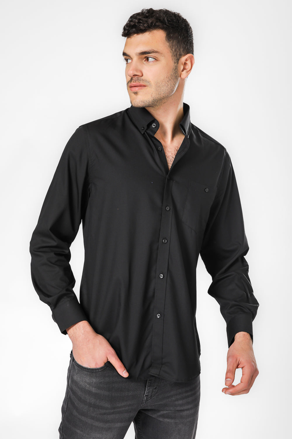 חולצה מכופתרת קלאסית