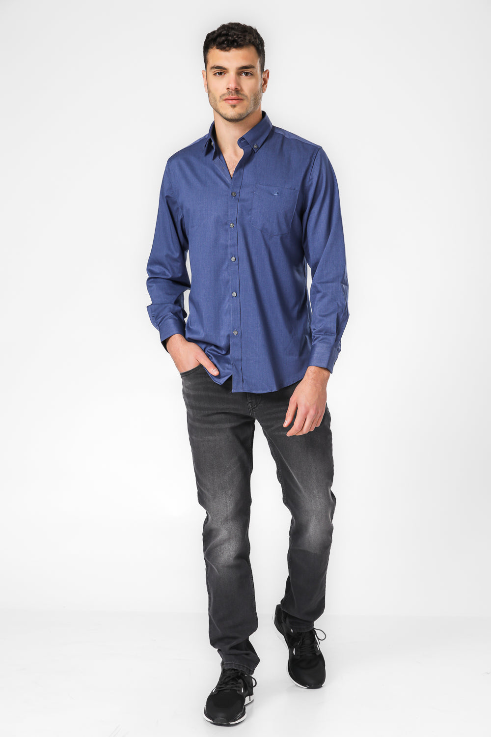 חולצה מכופתרת בצבע ג'ינס