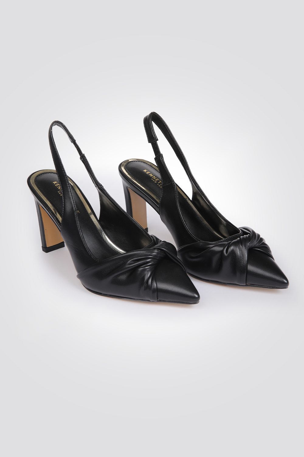 נעלי עקב שפיץ עיטור צמה בצבע שחור