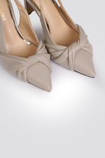 נעלי עקב שפיץ עיטור צמה בצבע בז'