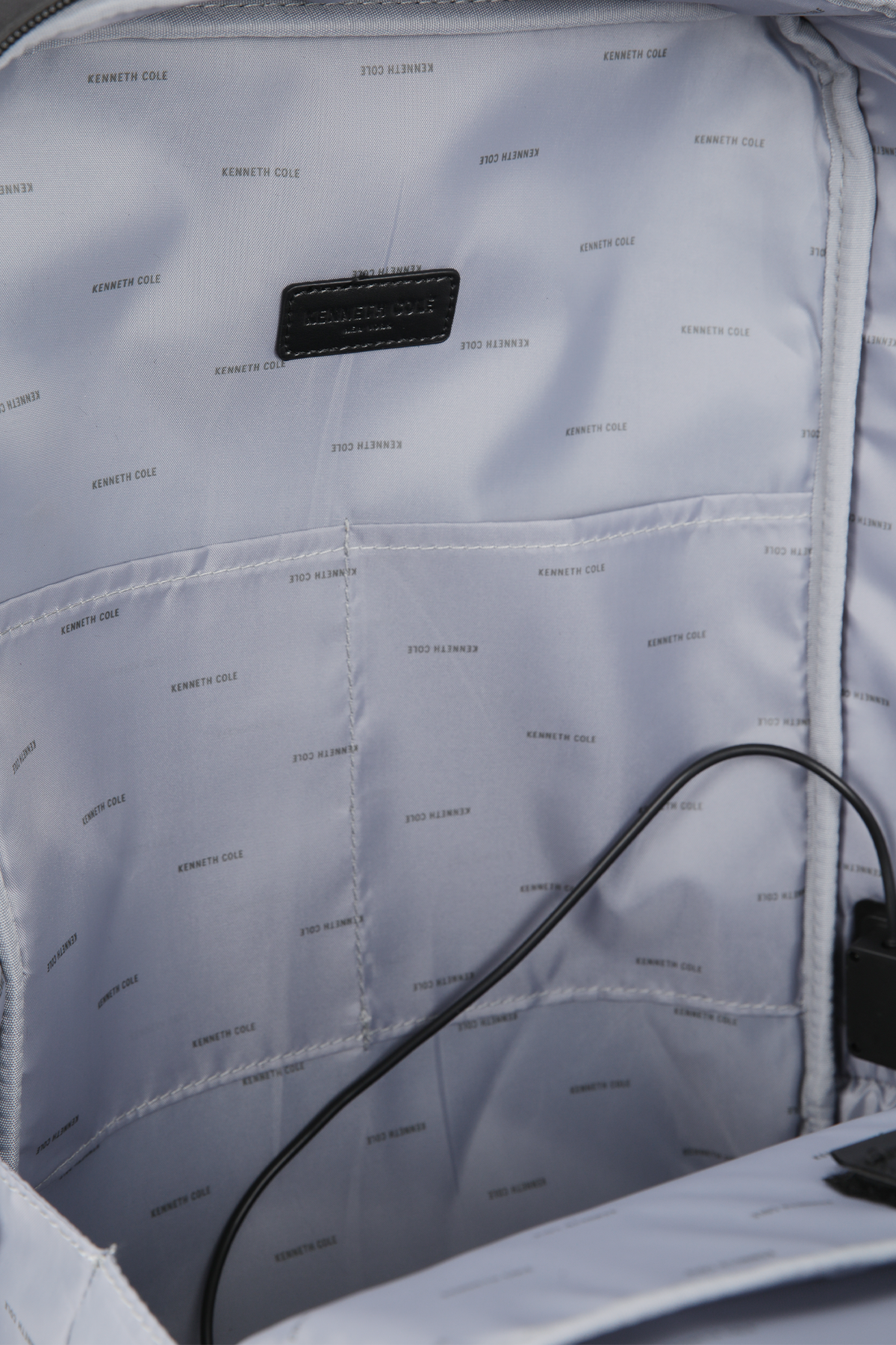 תיק גב לנשיאת מחשב עם טעינה