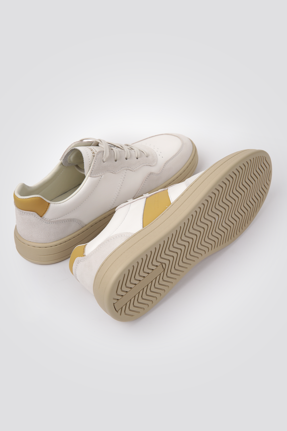 סניקרס לגברים בצבע לבן