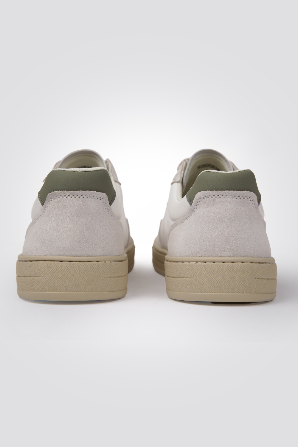 סניקרס לגברים בצבע לבן