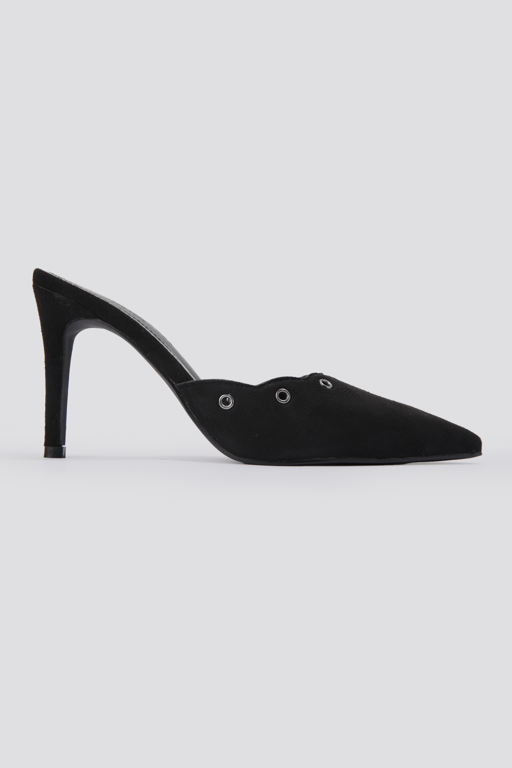 כפכפי עקב שפיץ בצבע שחור