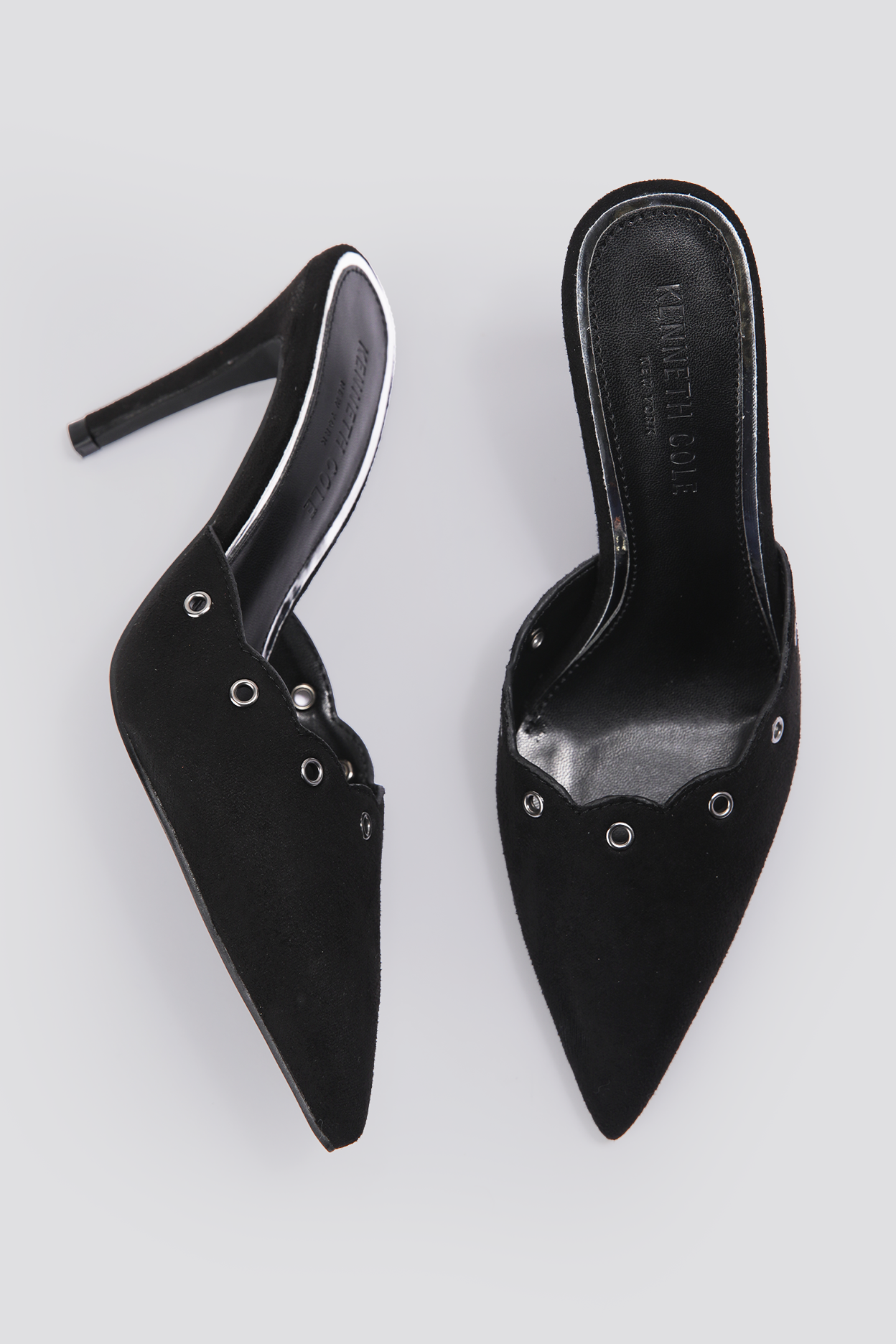 כפכפי עקב שפיץ בצבע שחור