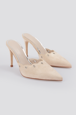 כפכפי עקב שפיץ בצבע בז'