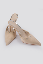 כפכפי עקב שפיץ בצבע בז'