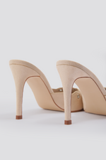 כפכפי עקב שפיץ בצבע בז'