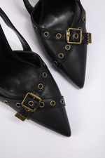 נעלי עקב עם אבזם בצבע שחור