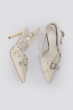 נעלי עקב עם אבזם בצבע אופוויט