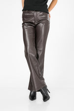 מכנסי אלגנט דמוי עור | קנת קול
