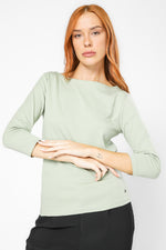 טישירט צווארון סירה | קנת קול