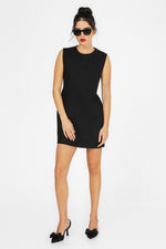 שמלה קצרה בצבע שחור
