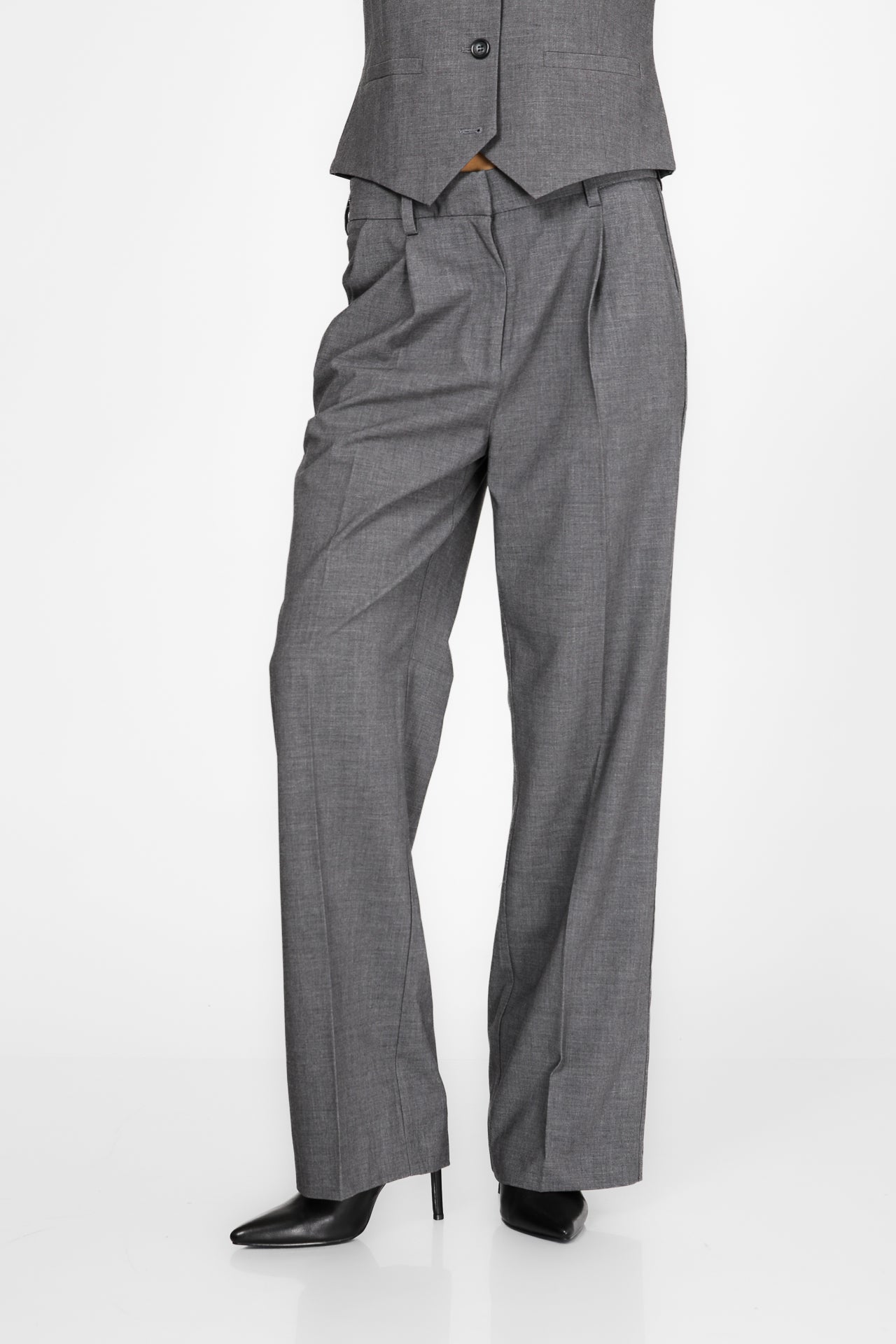 מכנסיים מחויטים בצבע אפור | קנת קול