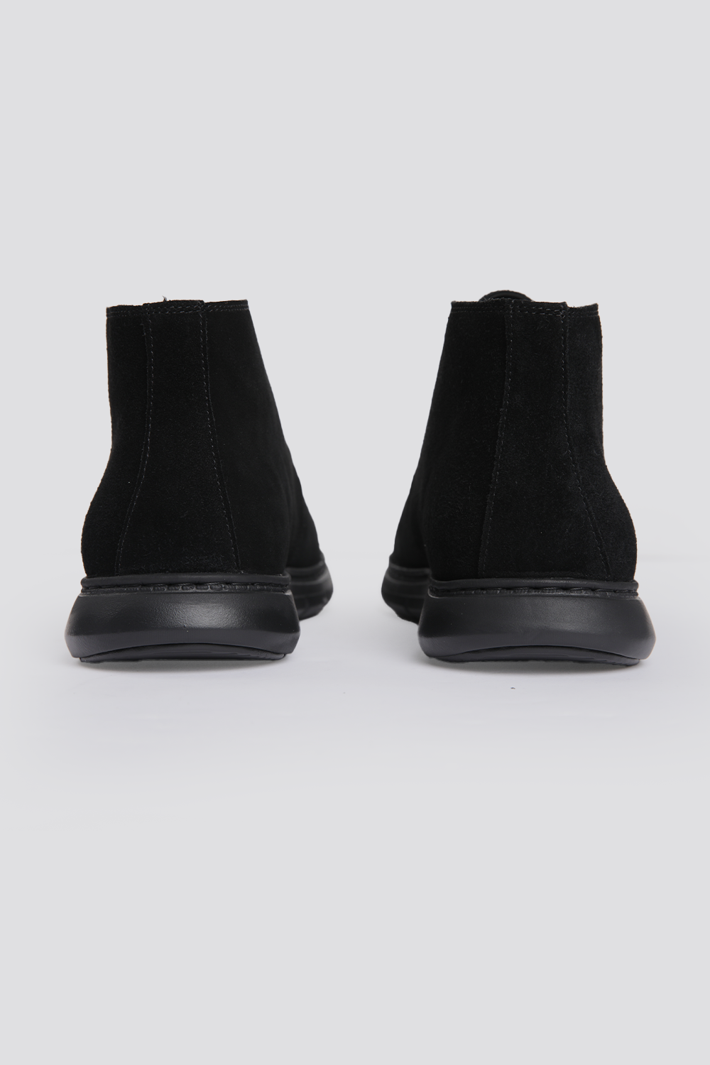 מגפוני זמש לגברים בצבע שחור