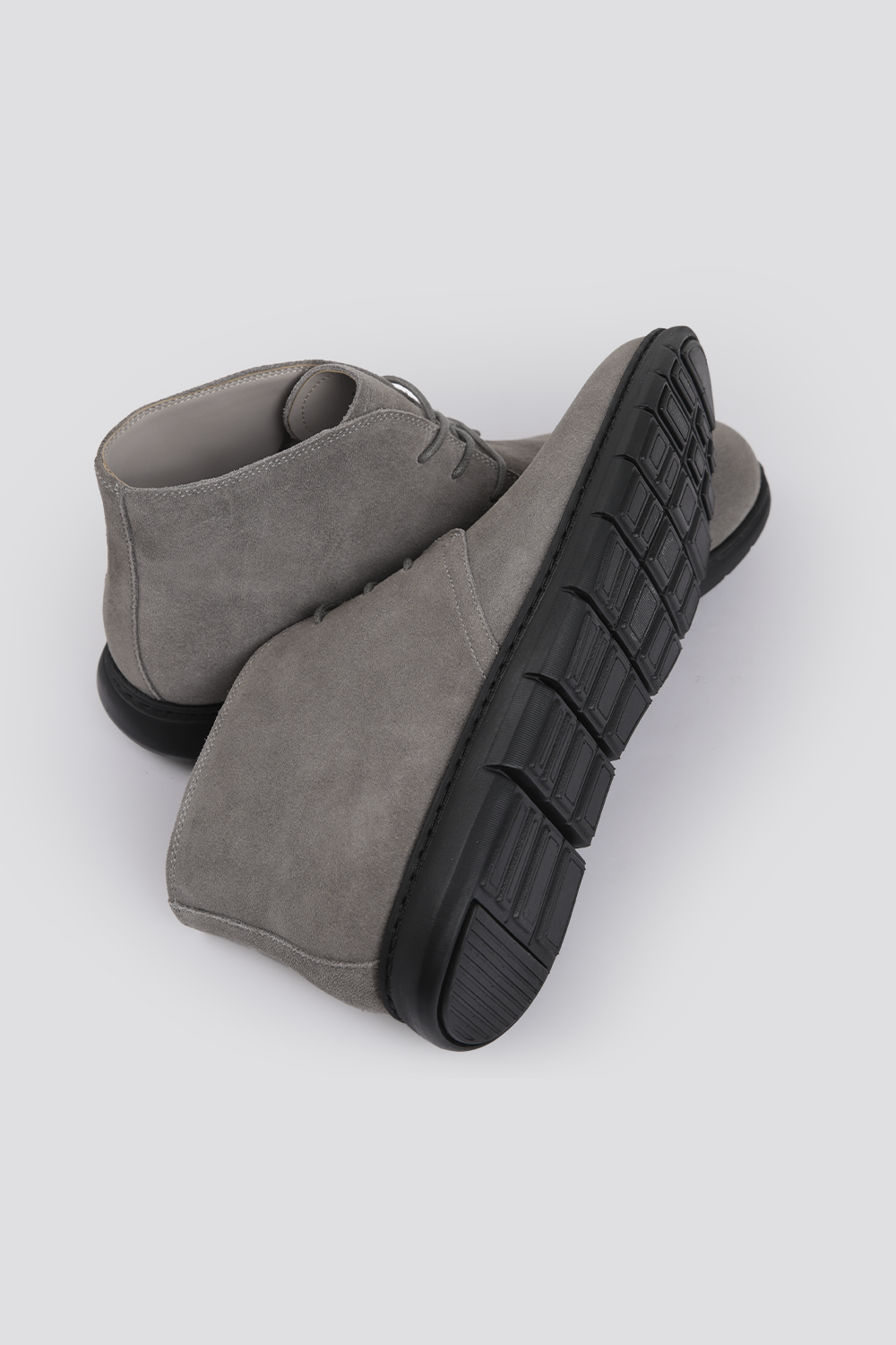 מגפוני זמש לגברים בצבע אפור