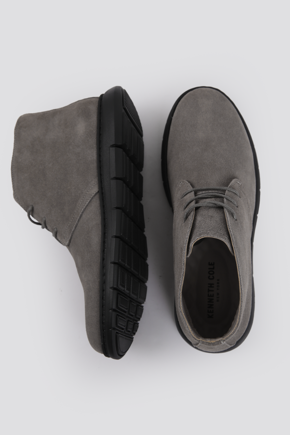 מגפוני זמש לגברים בצבע אפור