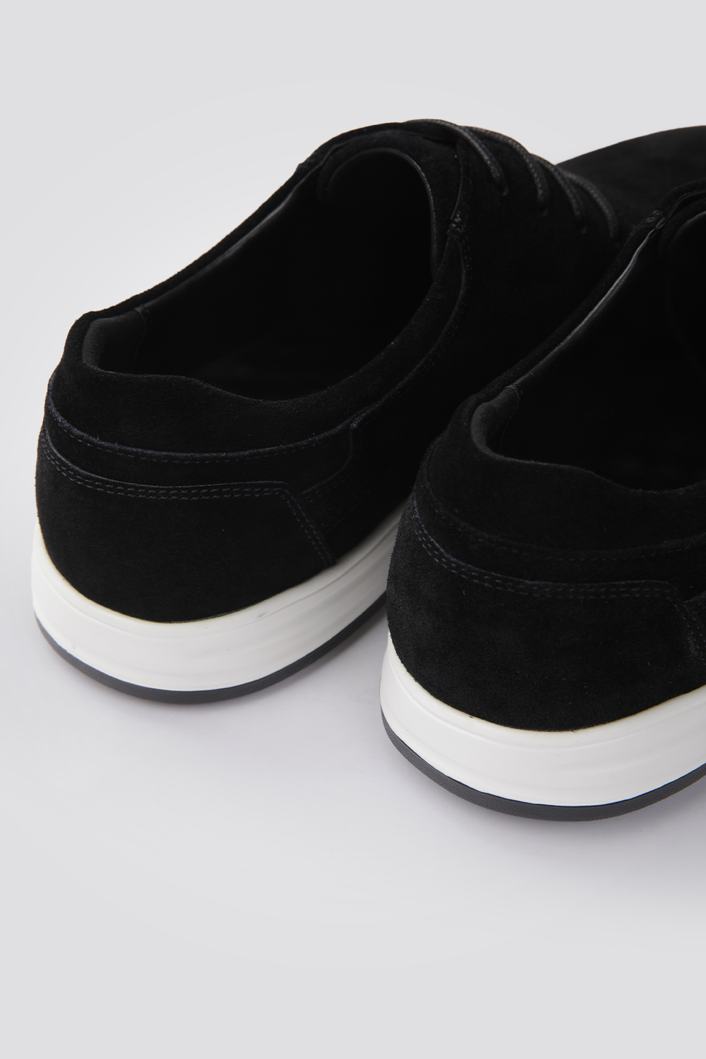 נעלי זמש אלגנטיות לגברים בצבע שחור