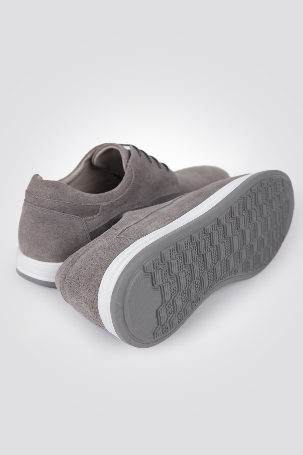 נעלי זמש אלגנטיות לגברים בצבע אפור