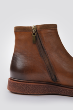 מגפוני עור לגברים בצבע חום
