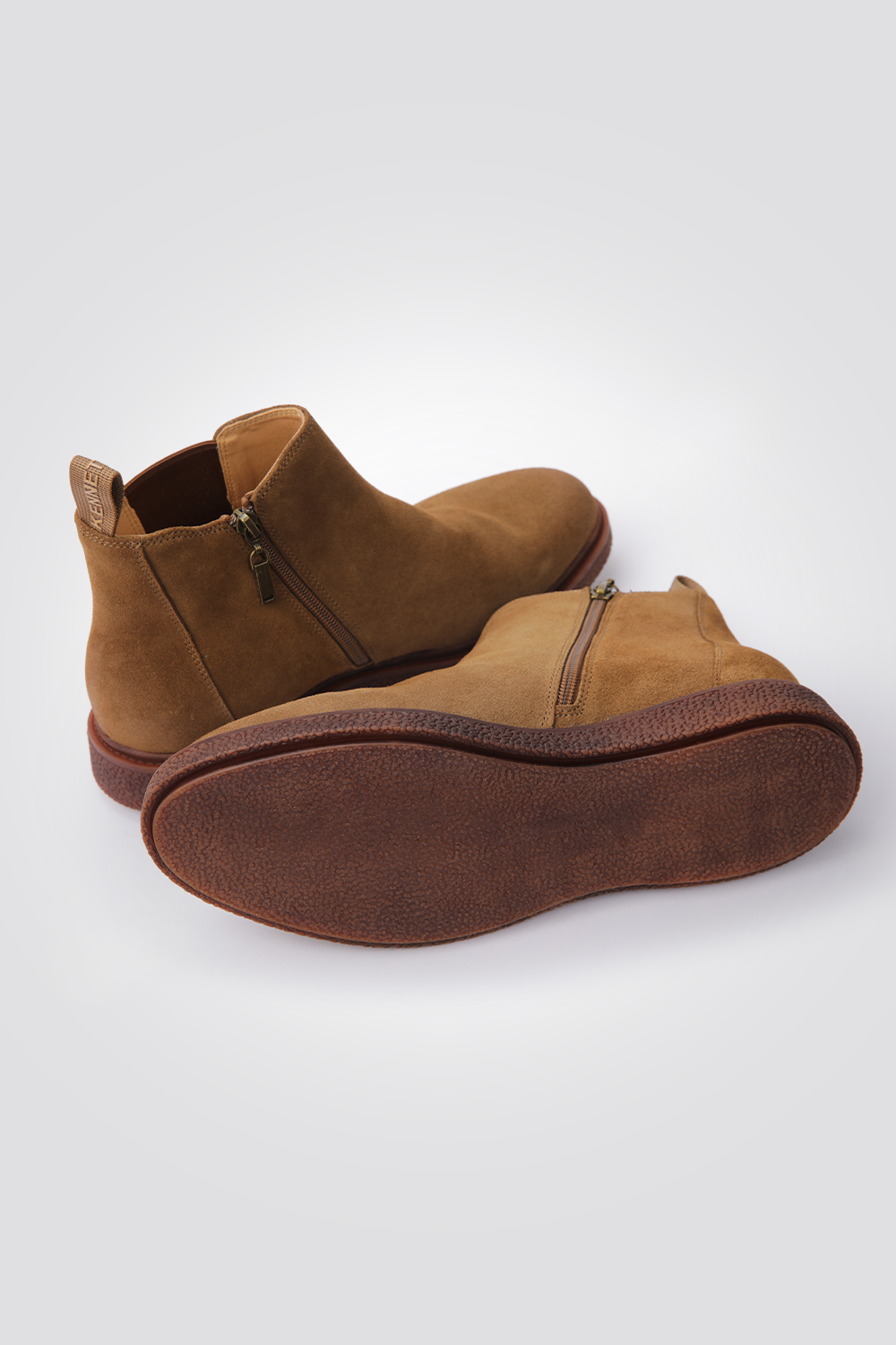 מגפוני זמש לגברים בצבע חום