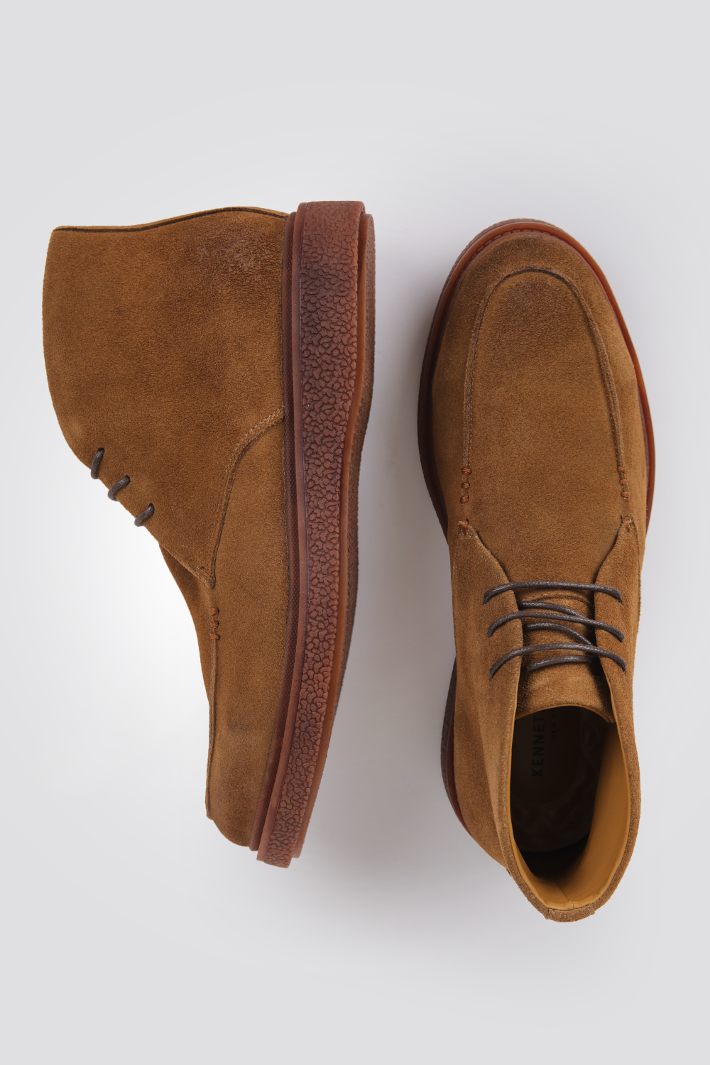 מגפוני זמש לגברים בצבע חום
