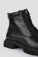 מגפוני עור לגברים בצבע שחור