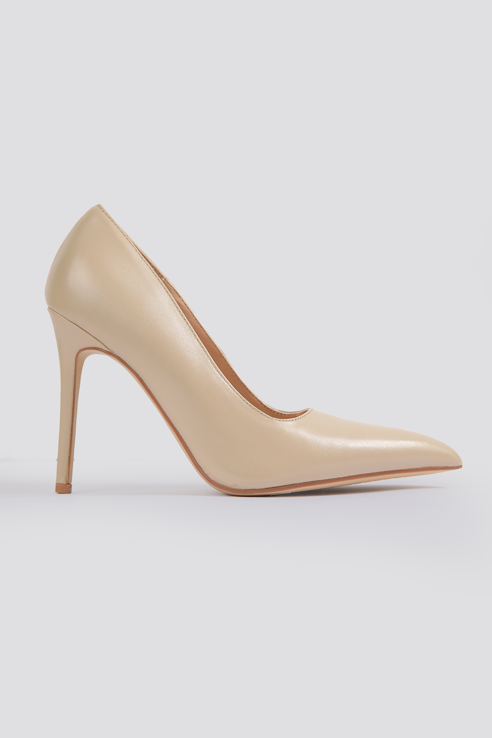 נעלי עקב סטילטו 10 ס"מ בצבע בז'