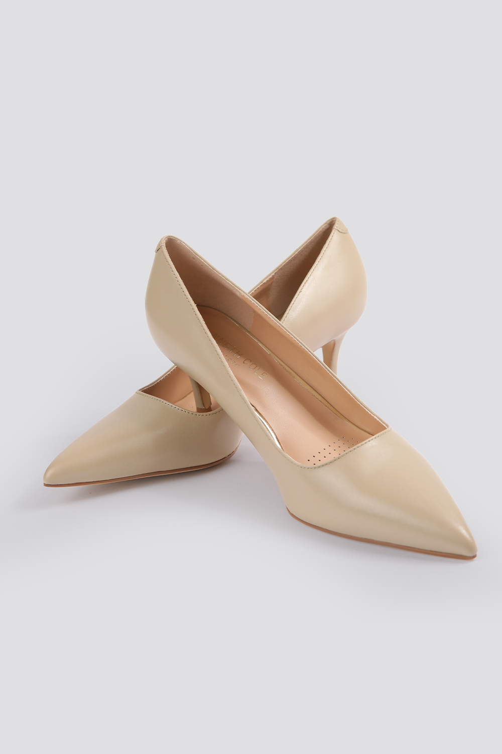 נעלי עקב סטילטו 6 ס"מ בצבע בז'