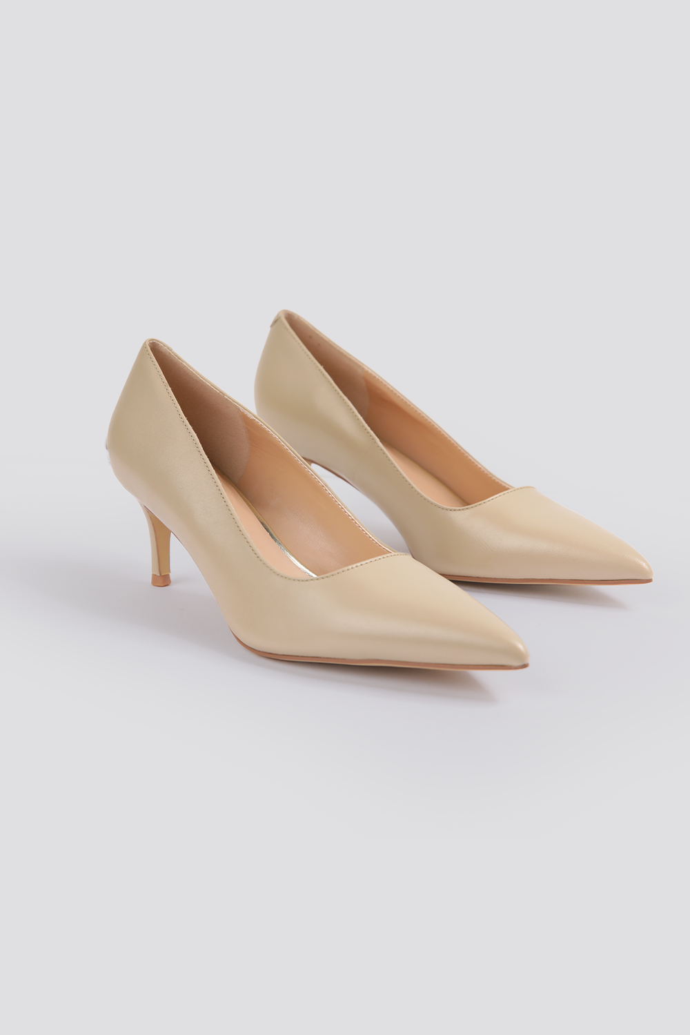 נעלי עקב סטילטו 6 ס"מ בצבע בז'