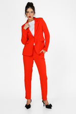 בלייזר בגזרה קלאסית בצבע קרם