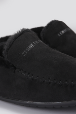 נעלי בית מוקסין לגברים בצבע שחור