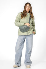 מעיל מרופד צווארון גבוה בצבע ירוק